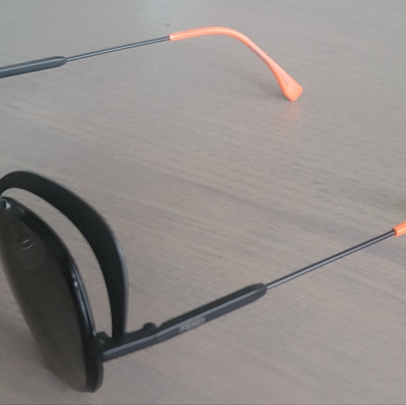 100% Authentic Fendi Cat-Eye Sunglasses - Picture 5 of 9